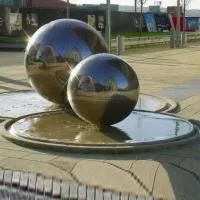 Фонтан из 2 стальных шаров (518906) ∅ 1 и ∅ 1,5 м. Ржев 